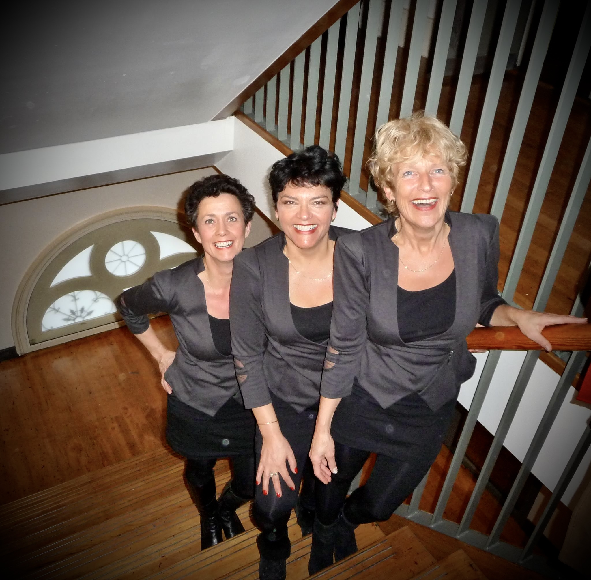 Anyway a capella trio: Irisabella Bakker, Ruthie Vazana en Anneke Brons